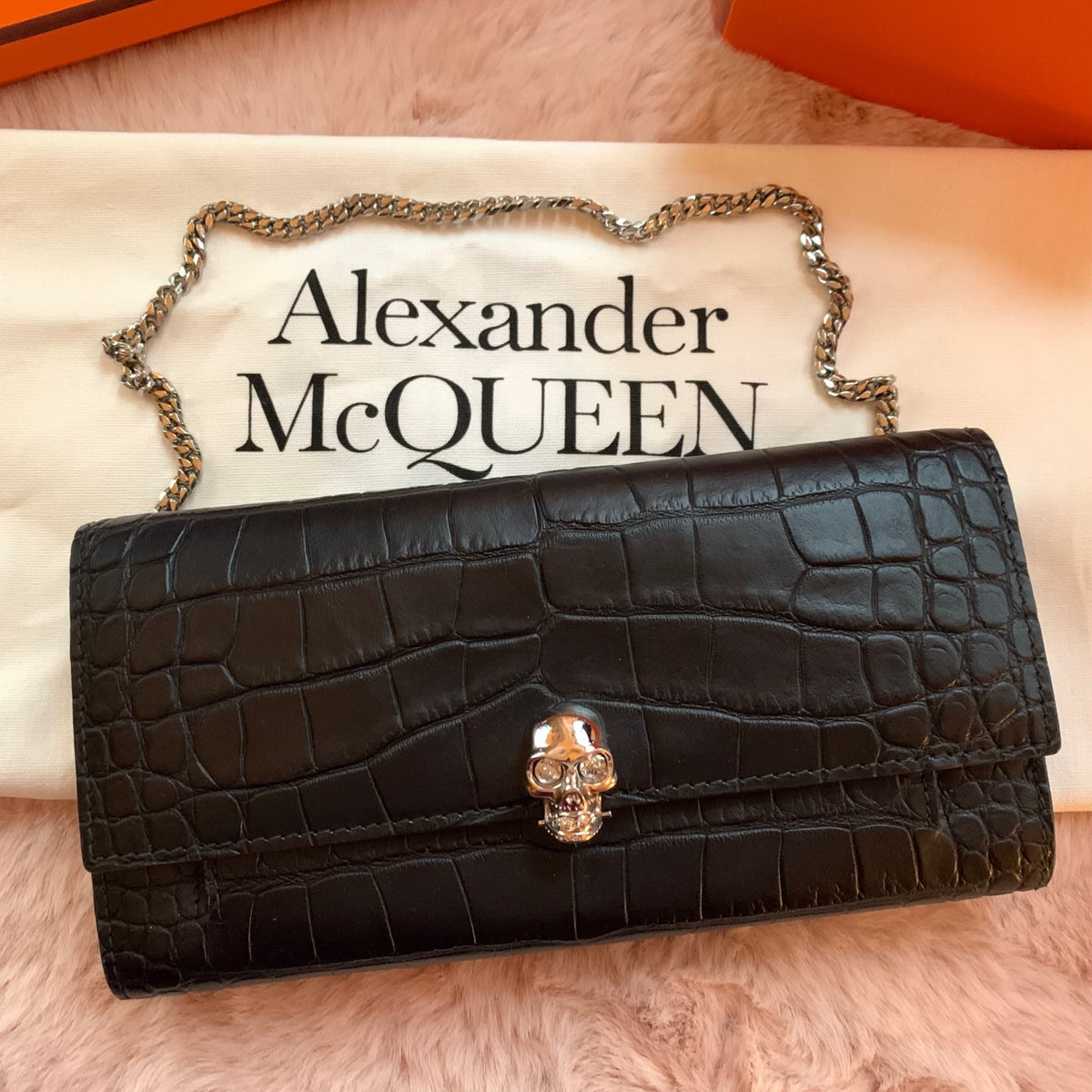 Alexander mcqueen hotsell wallet chain