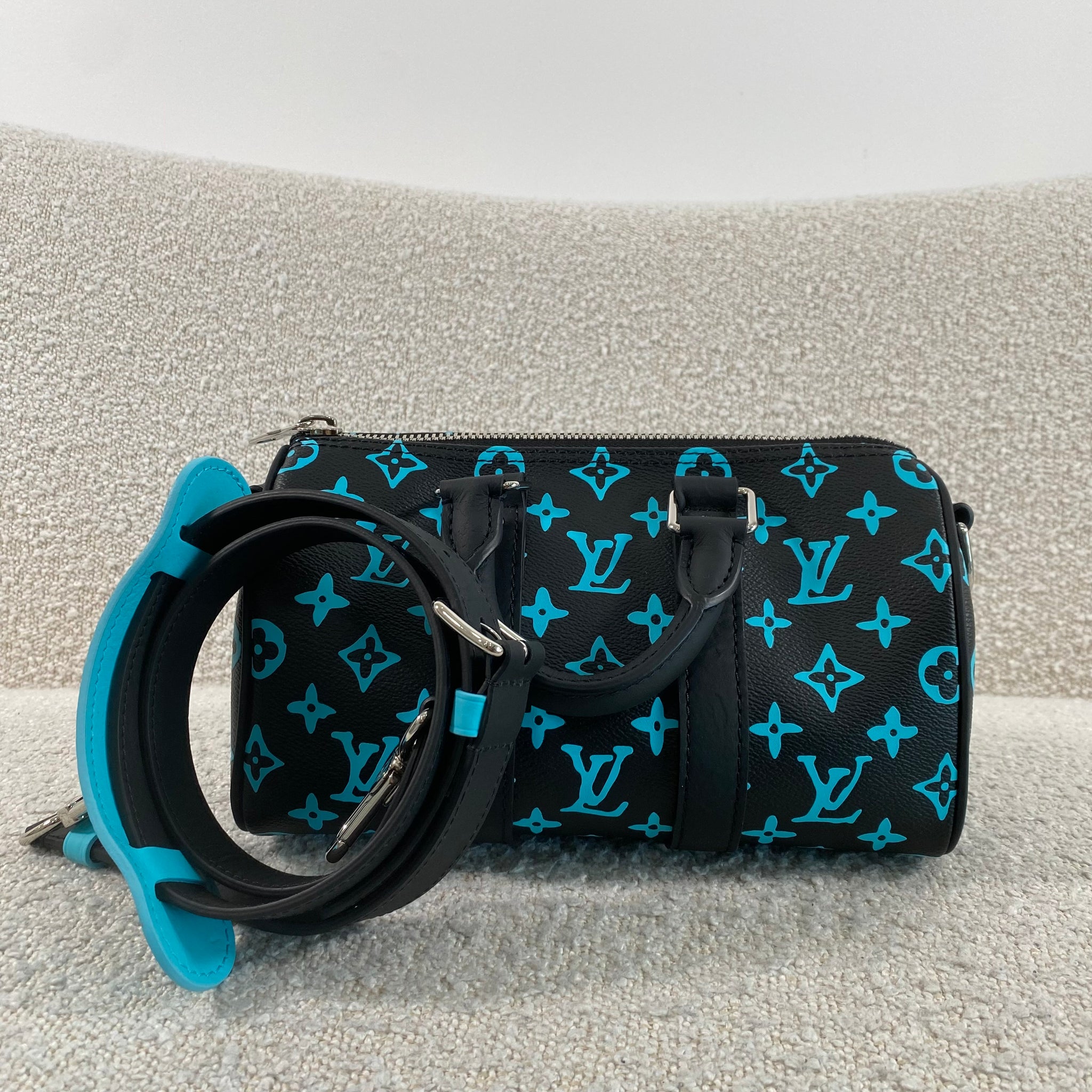 Pre-owned Louis Vuitton Monogram Playground Keepall Bandouliere 25