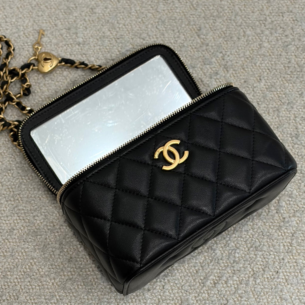 Pre-owned Chanel Small Vanity Heart Mirror Case in black lambskin