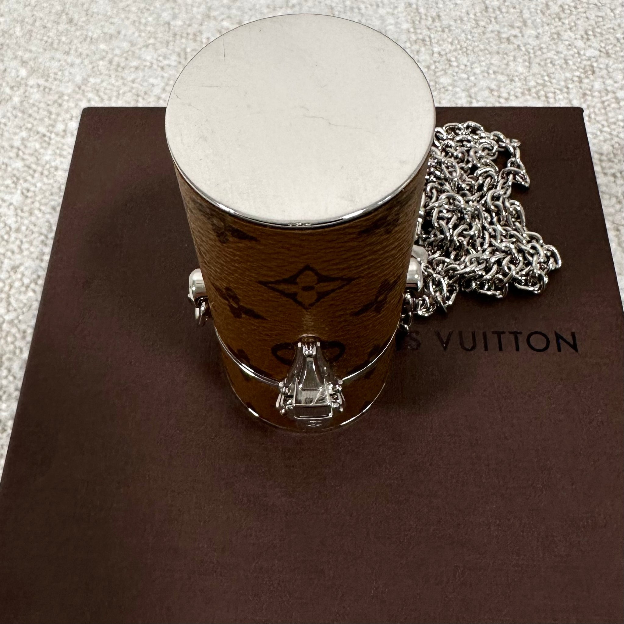 Pre-owned Louis Vuitton Monogram Reverse Lipstick Case – Beccas Bags - Main Image