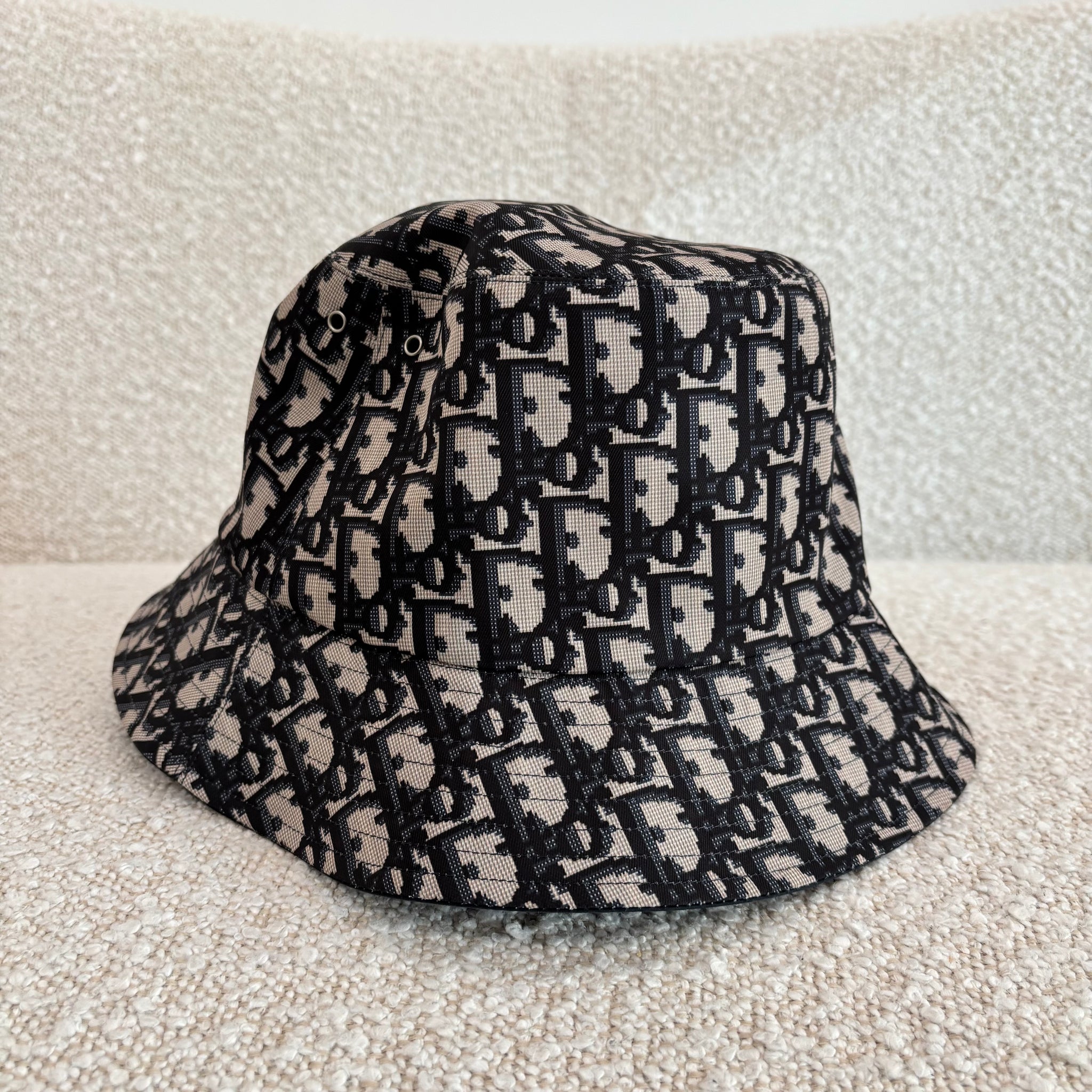 Brand new Dior double sided Black and Gray bucket  Hat Dior Navy Oblique Reversible Teddy D Small Brim Bucket Hat  main image 3