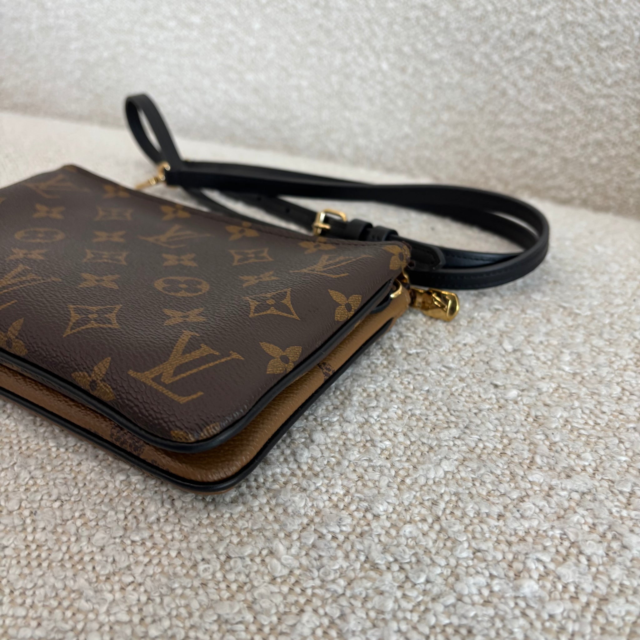 Pre-owned LOUIS VUITTON Reverse Monogram Giant Double Zip Pochette