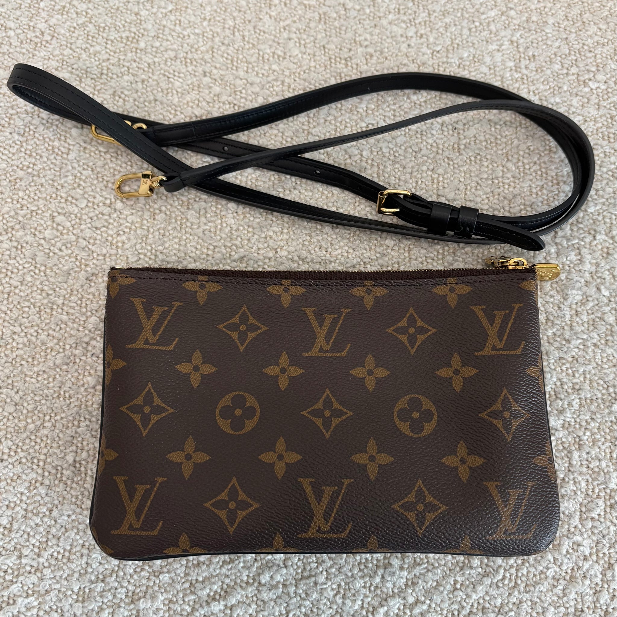 Pre-owned LOUIS VUITTON Reverse Monogram Giant Double Zip Pochette
