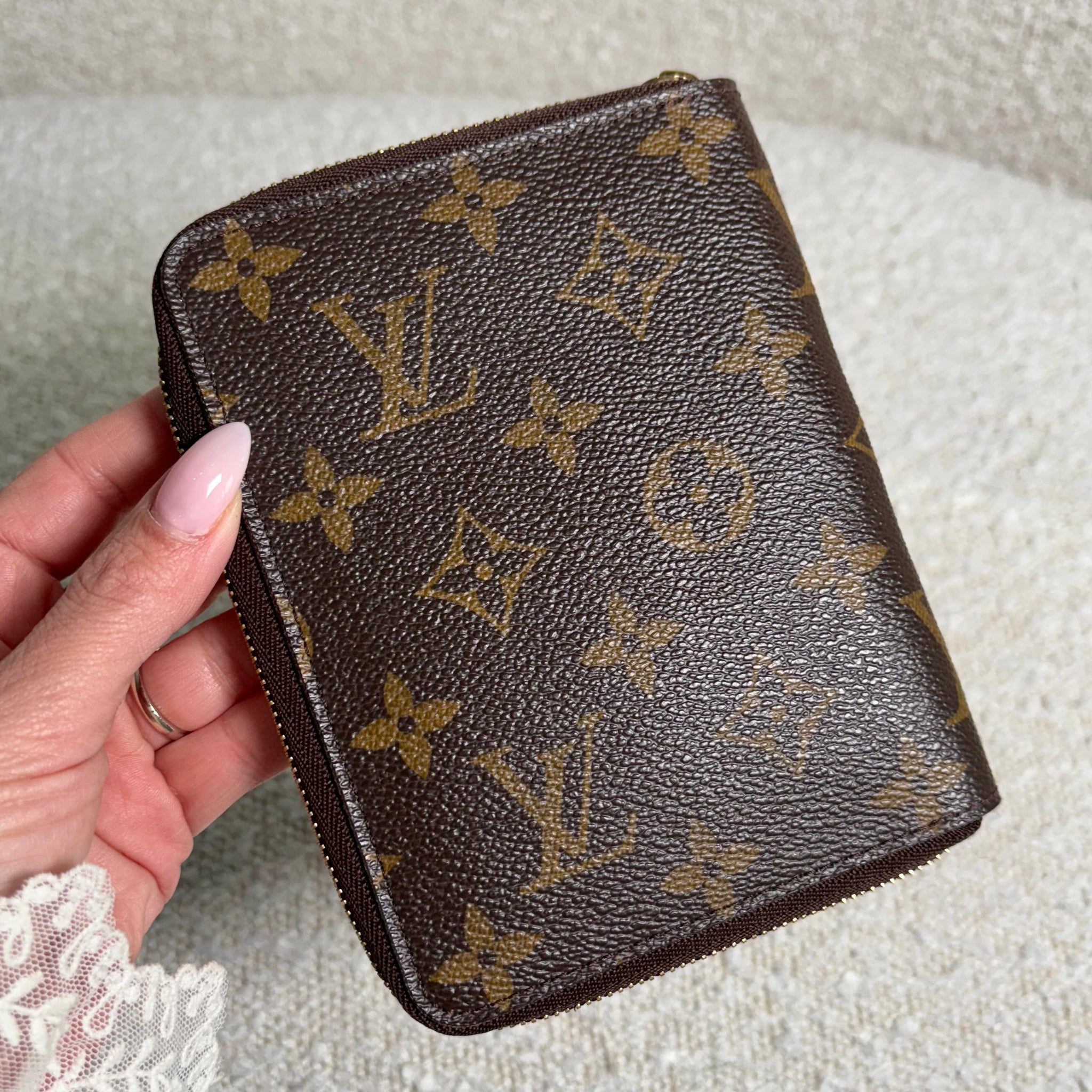 Pre-owned LOUIS VUITTON Monogram Zipped Passport Holder Wallet