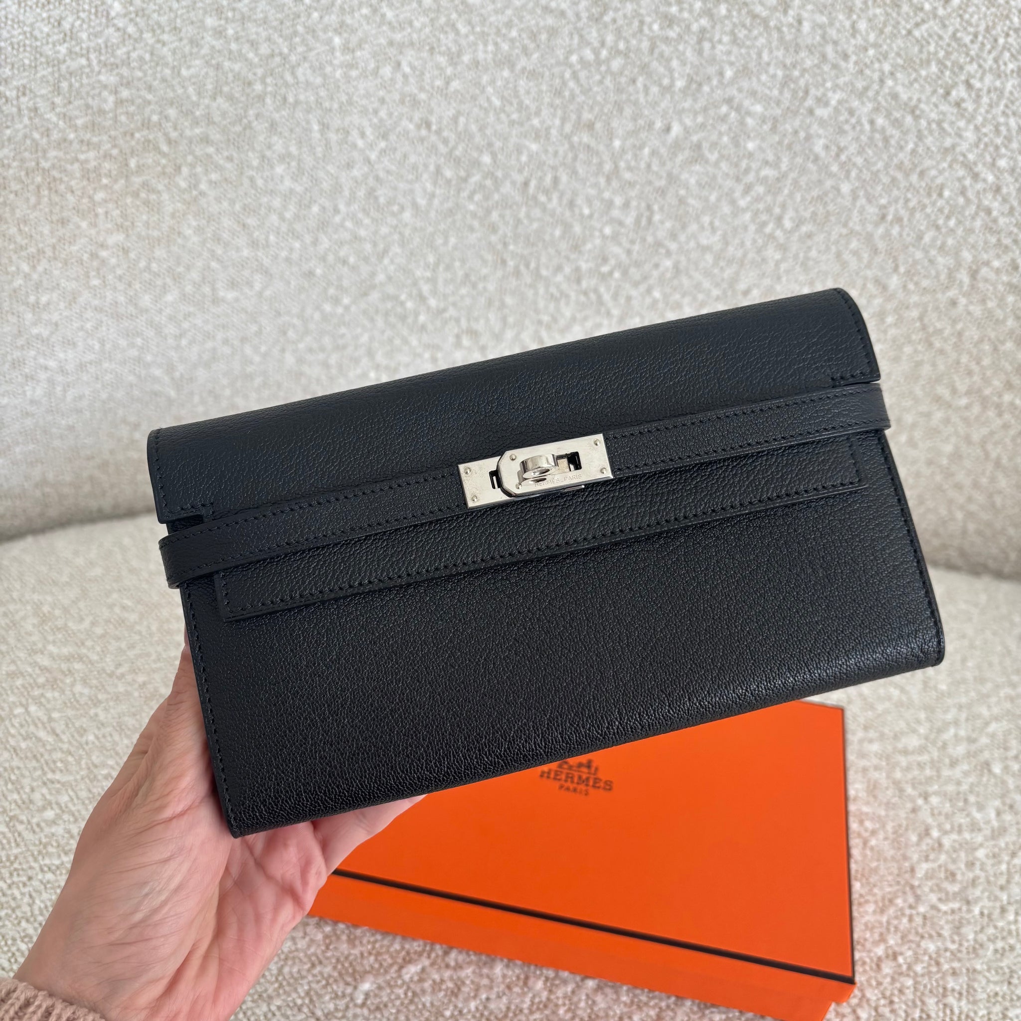 Pre-owned Hermes Kelly Classic Wallet Black Chèvre – Beccas Bags