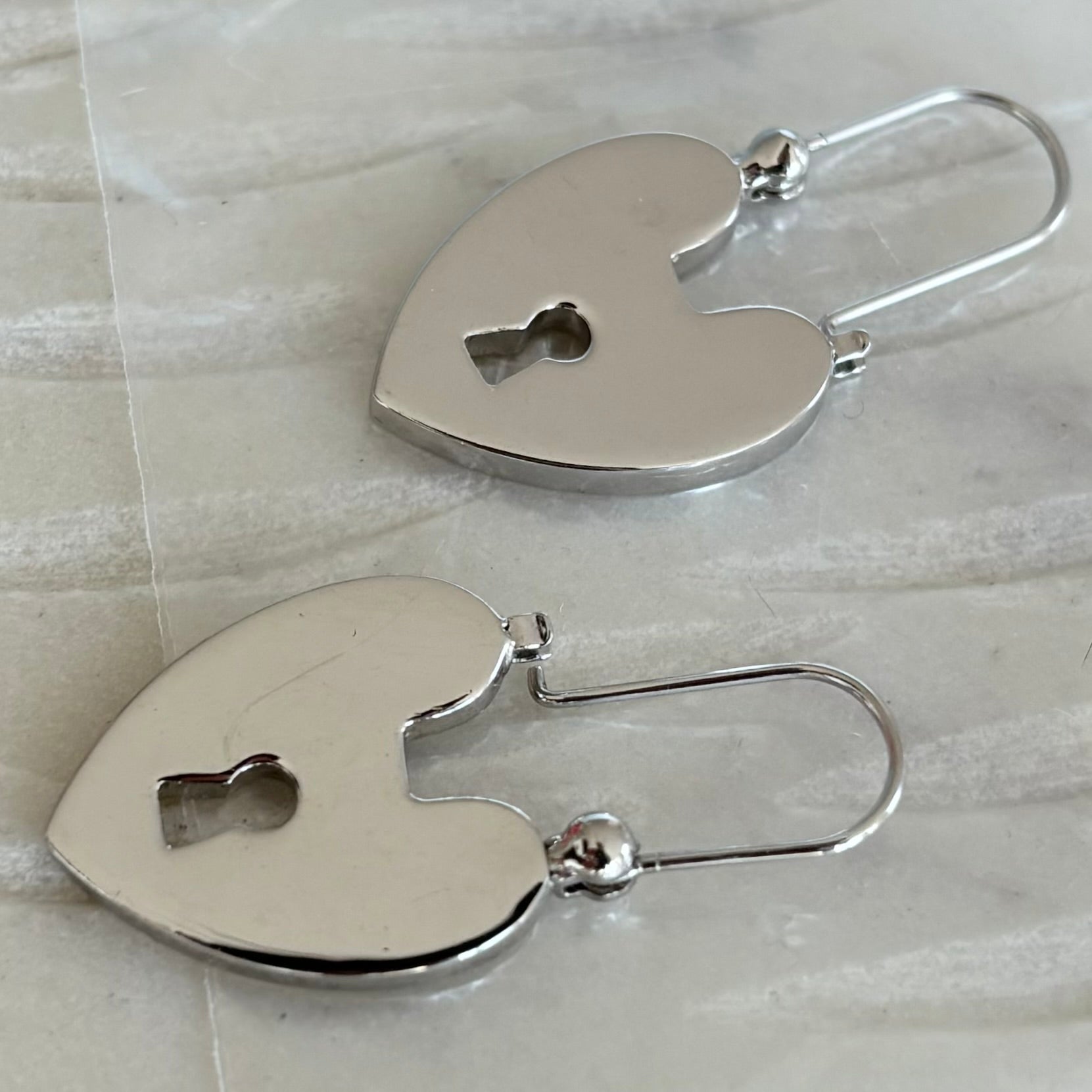 ✨極美品✨♡ Dior ♡ Vintage Heart pierce Pre-owned Dior Vintage Padlock Heart Dangle Earrings – Beccas Bags