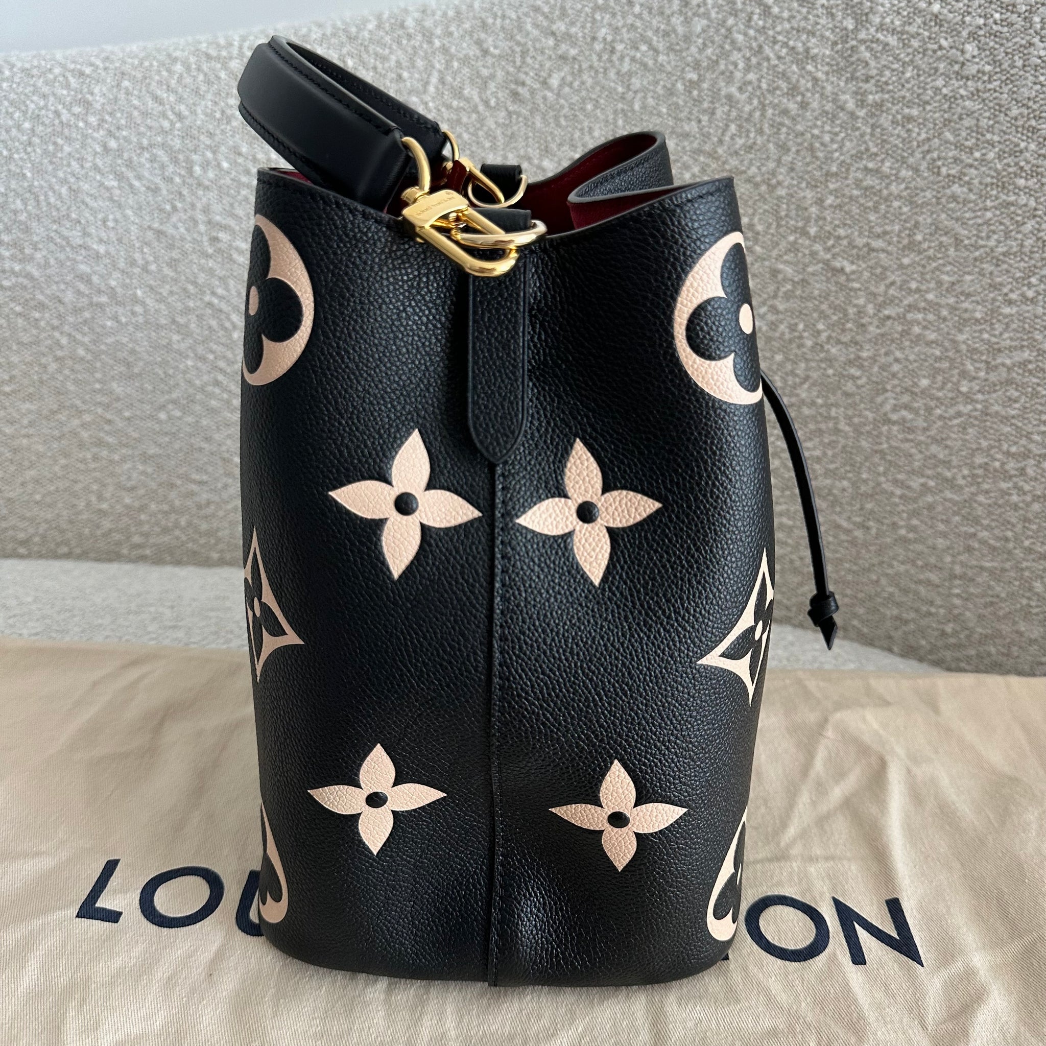 Pre-owned Louis Vuitton Bicolor Monogram Empreinte Leather Neo Noe