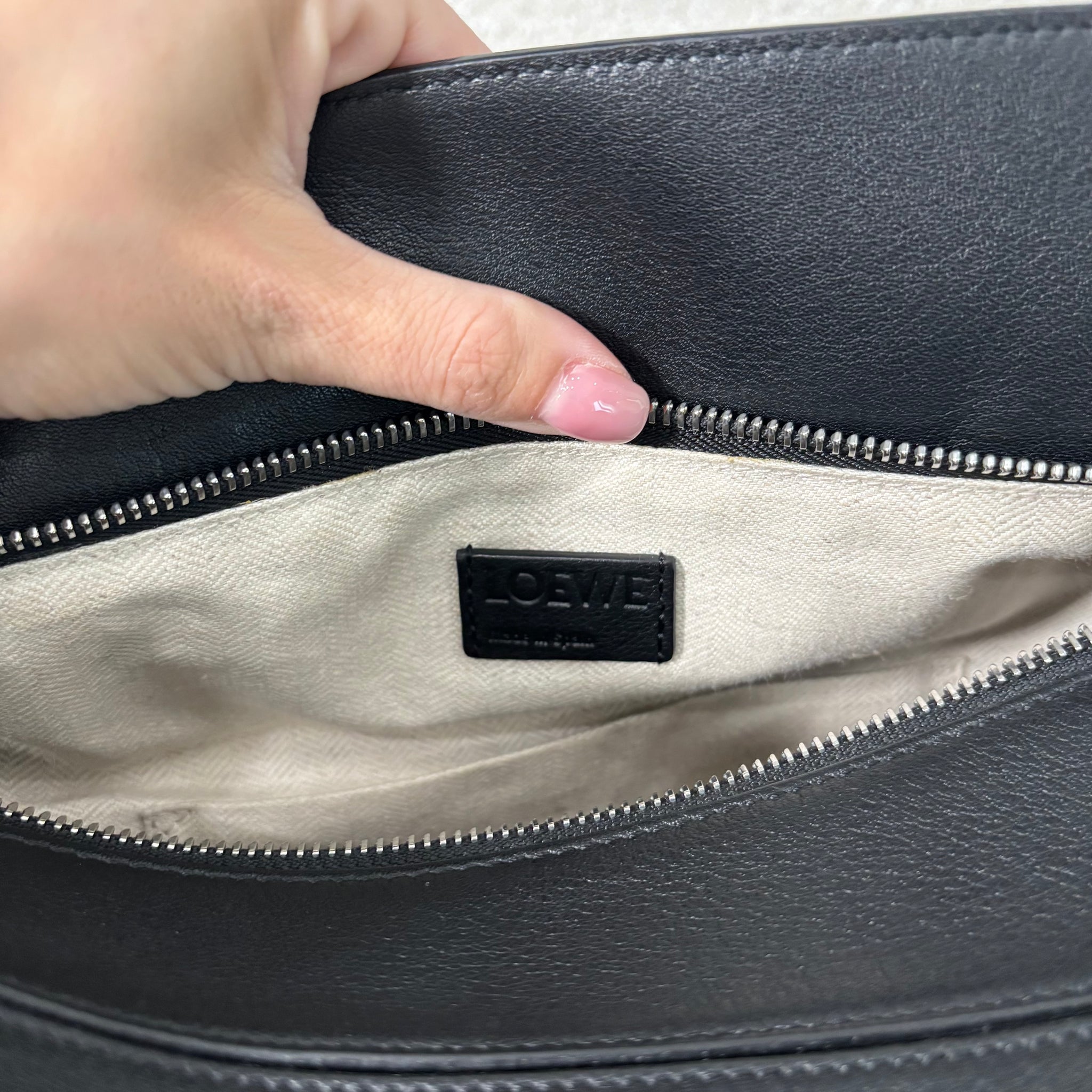 Pre-owned Loewe Puzzle Bag Black Medium – Beccas Bags