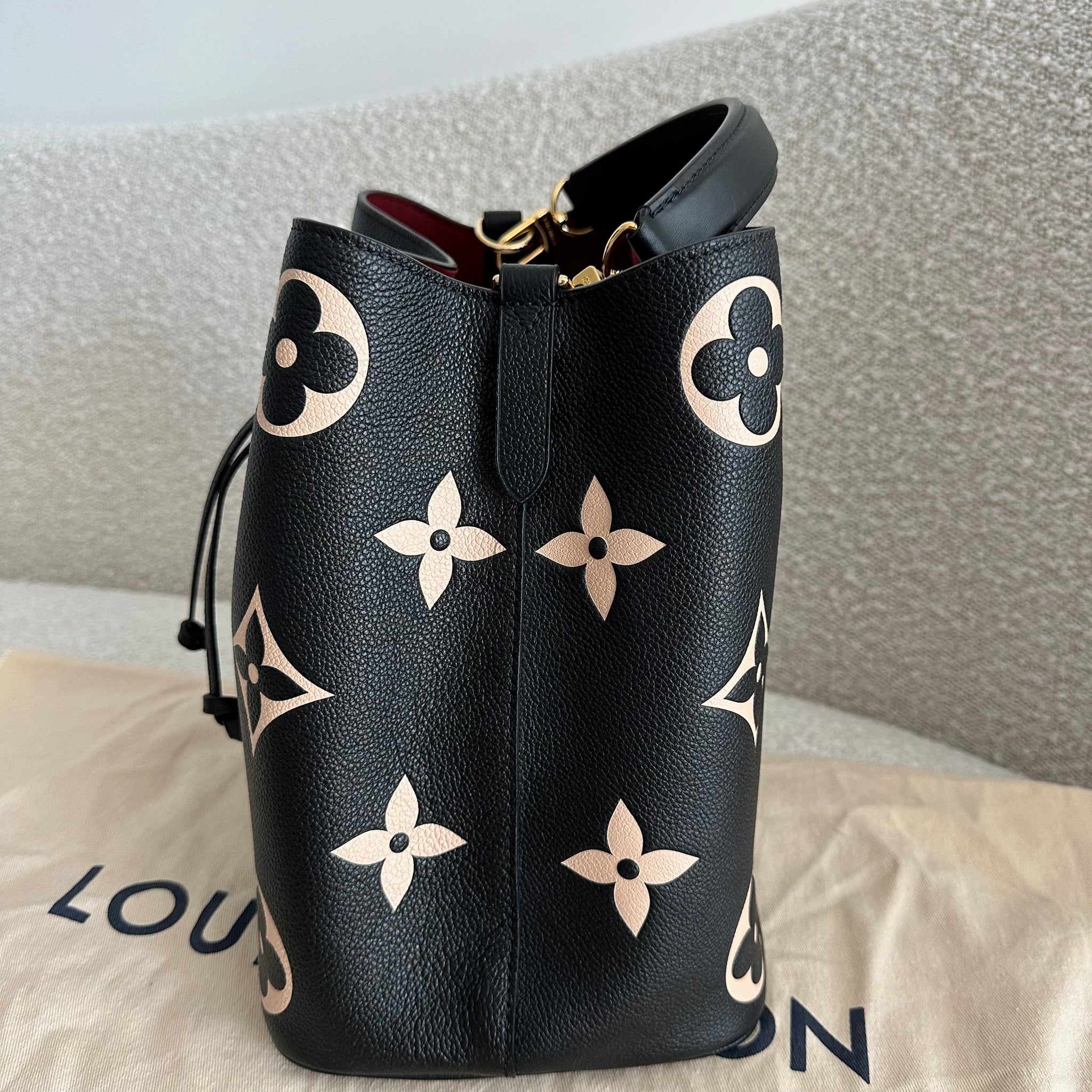 Pre-owned Louis Vuitton Bicolor Monogram Empreinte Leather Neo Noe