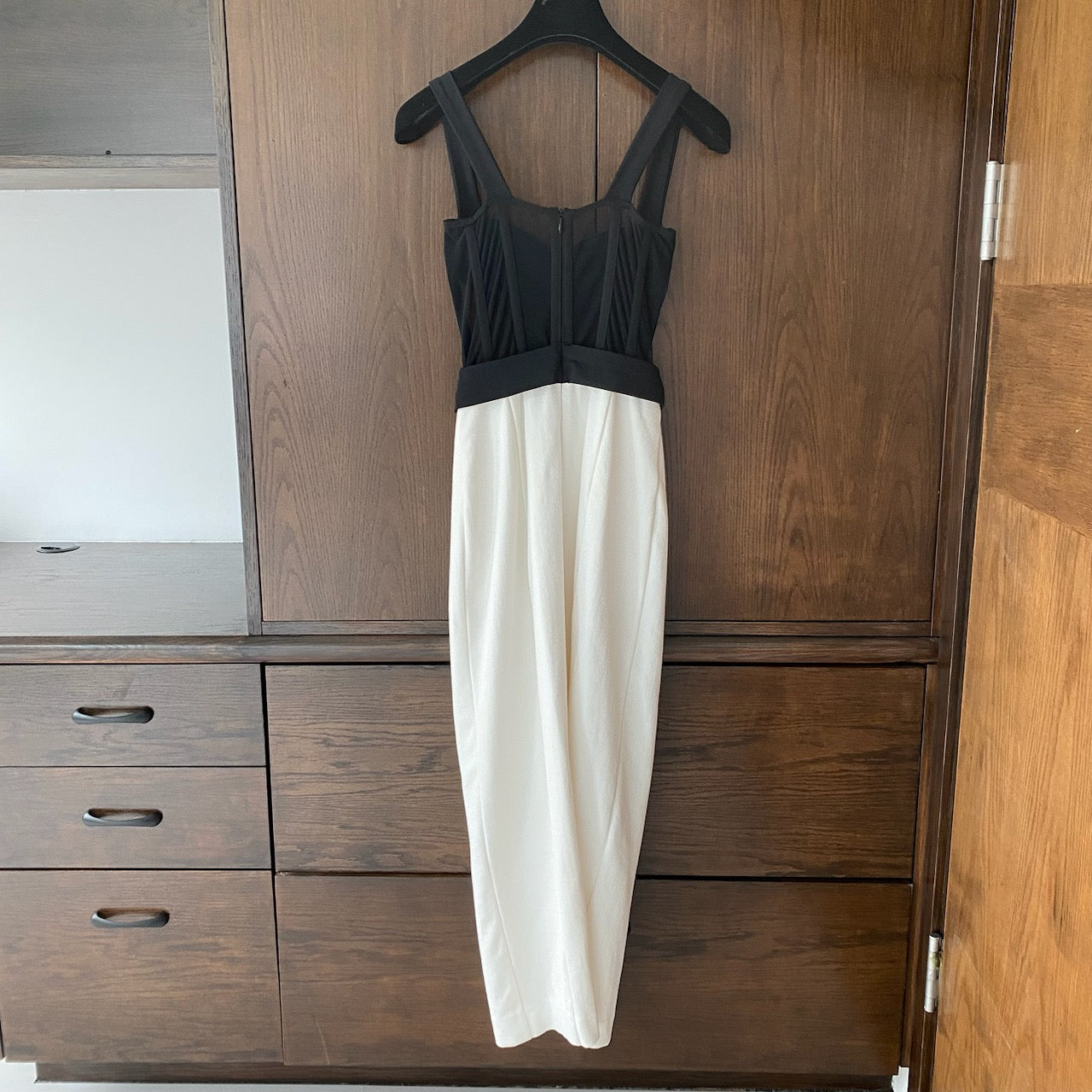 patbo jersey sands corset midi dress Let our Jersey Sands Corset Midi Dress do the talking 