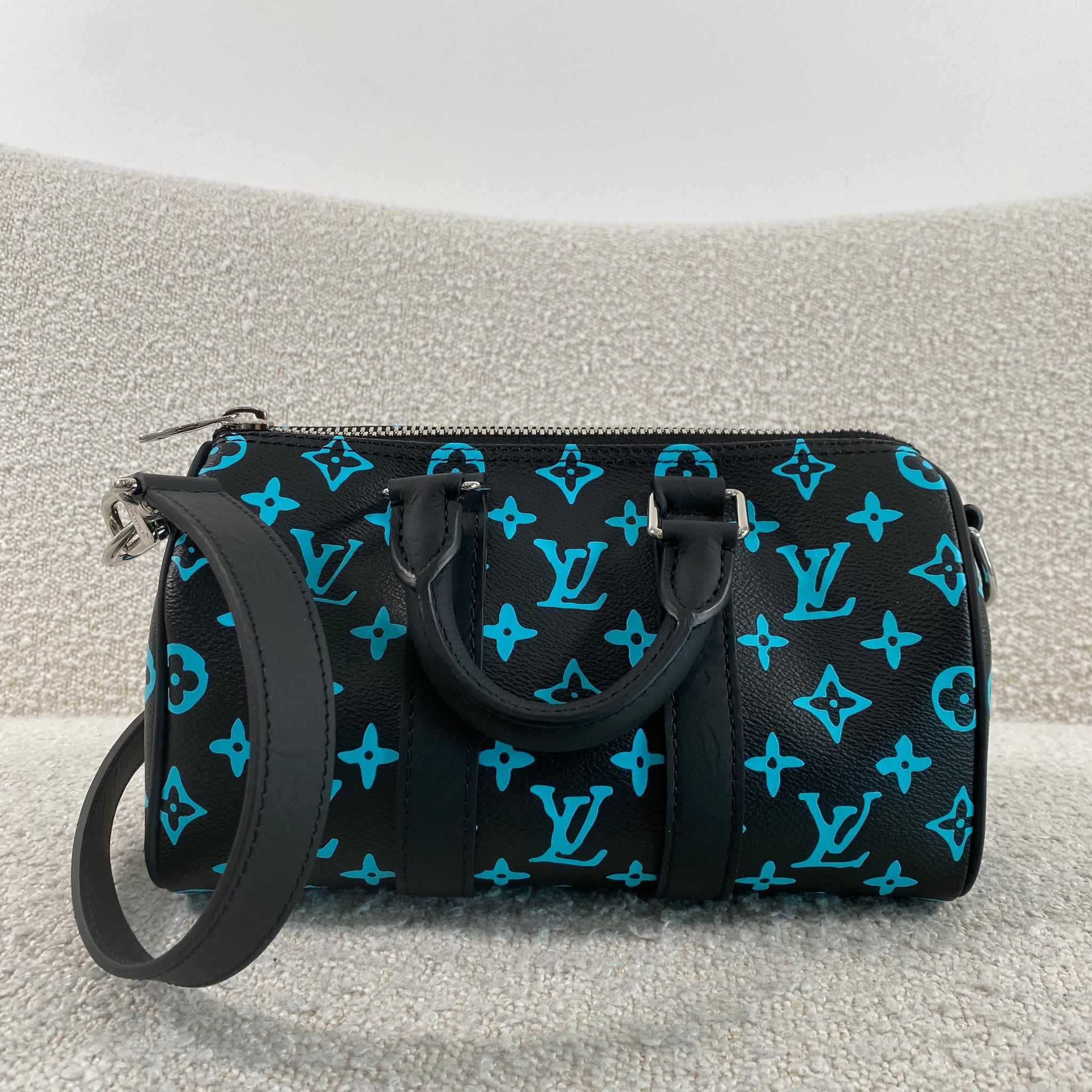 Pre-owned Louis Vuitton Monogram Playground Keepall Bandouliere 25