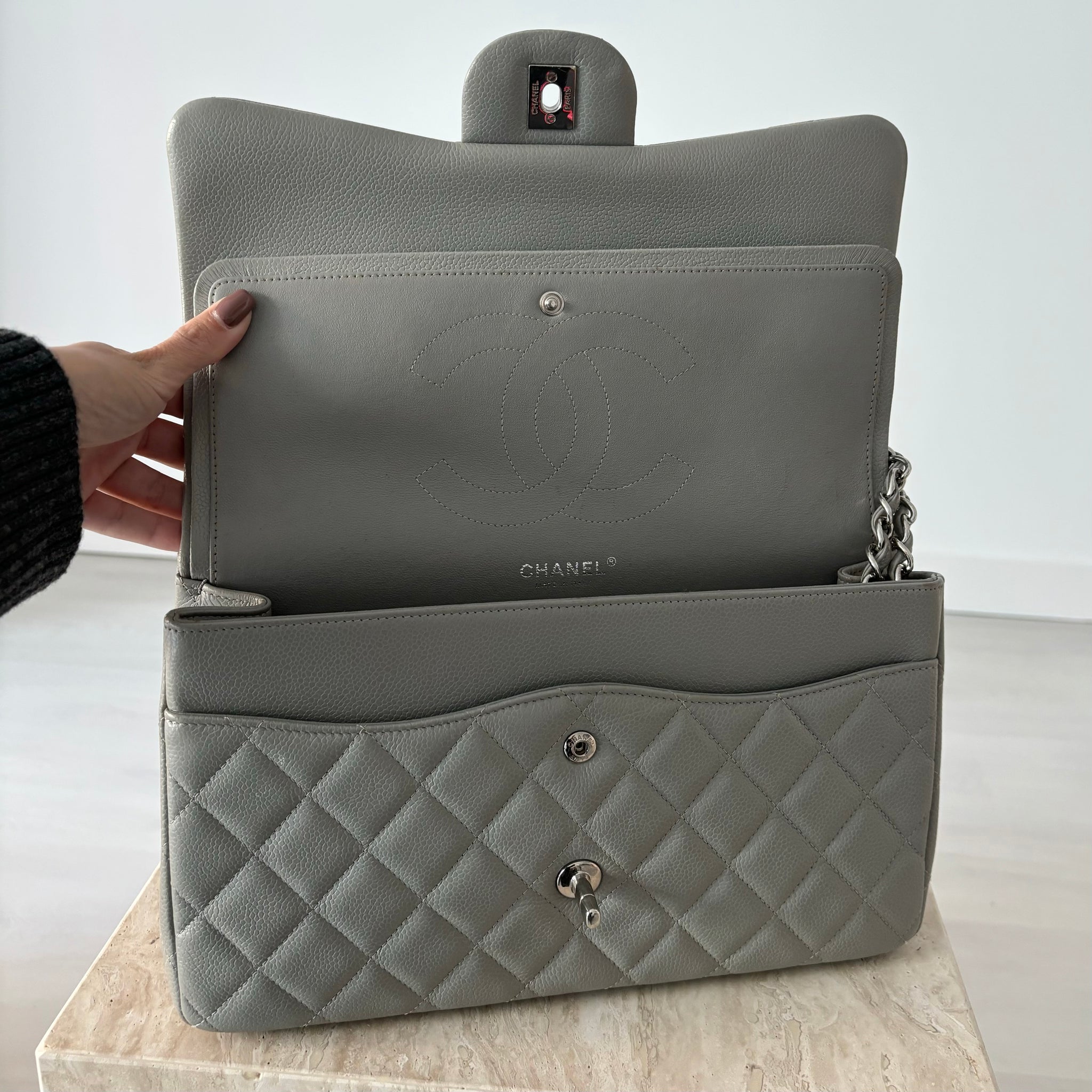 Pre-owned Chanel Classic Flap Bag Jumbo Gray Caviar – Beccas Bags