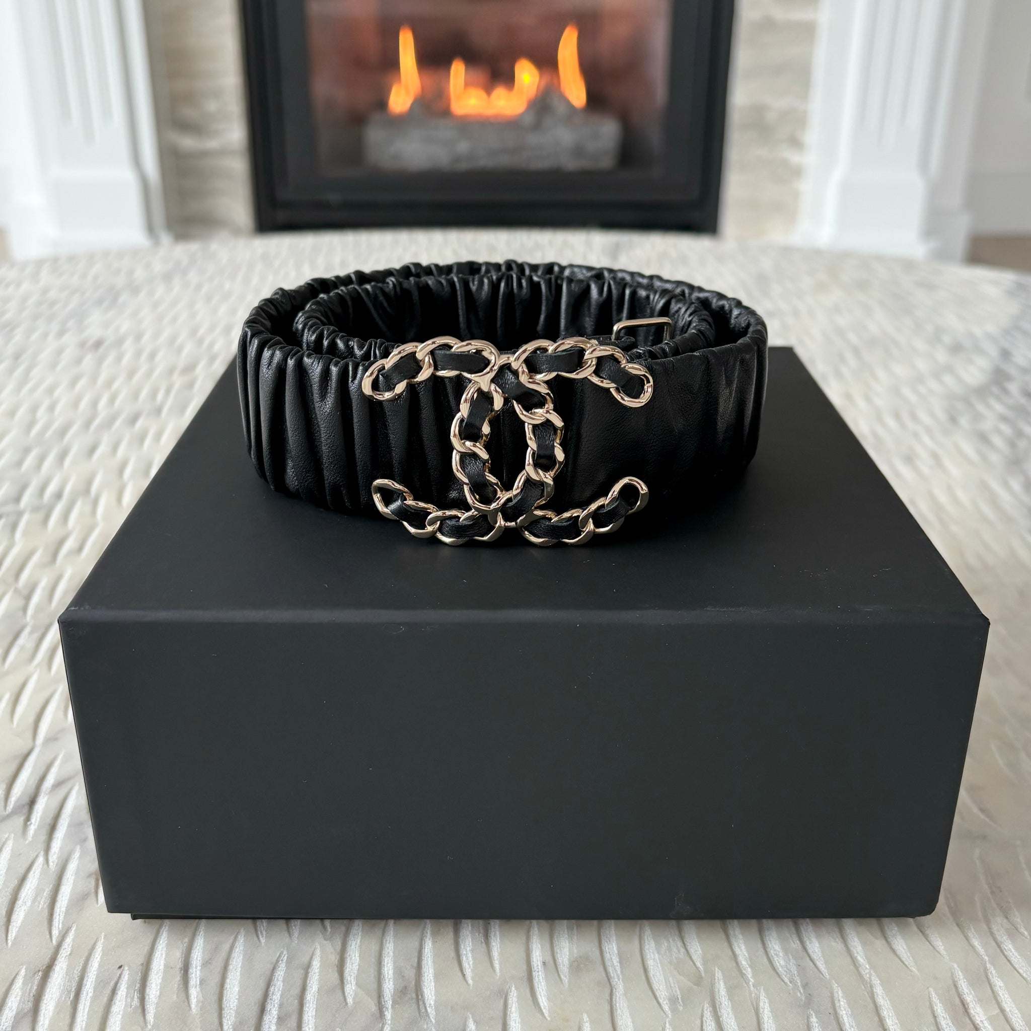 Pre-Loved Chanel CC Lambskin Woven Chain Belt Chanel Metal Lambskin Reissue Lock Choker Black White Gold  main image 2