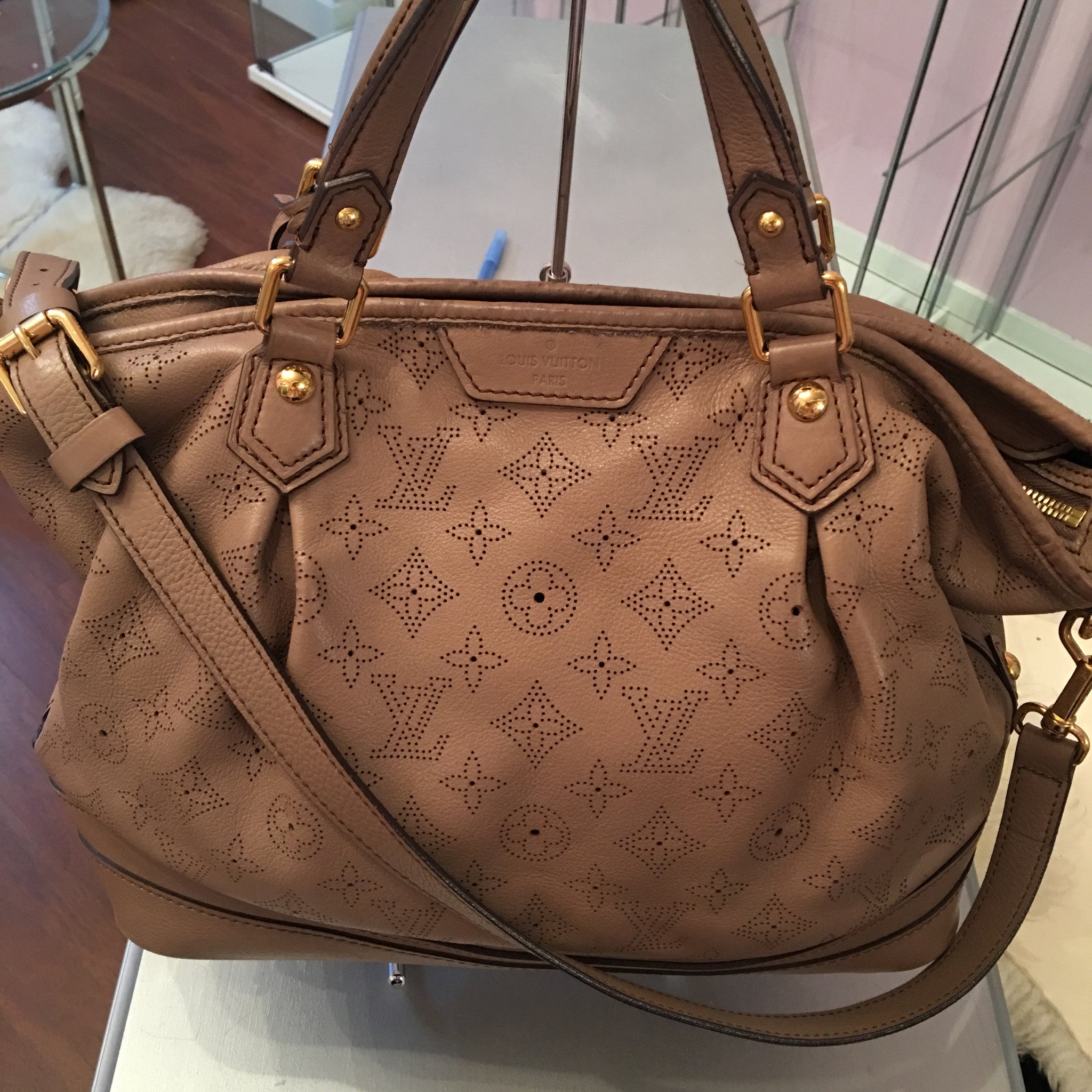 Louis Vuitton Ciel mahina leather stellar pm – Beccas Bags