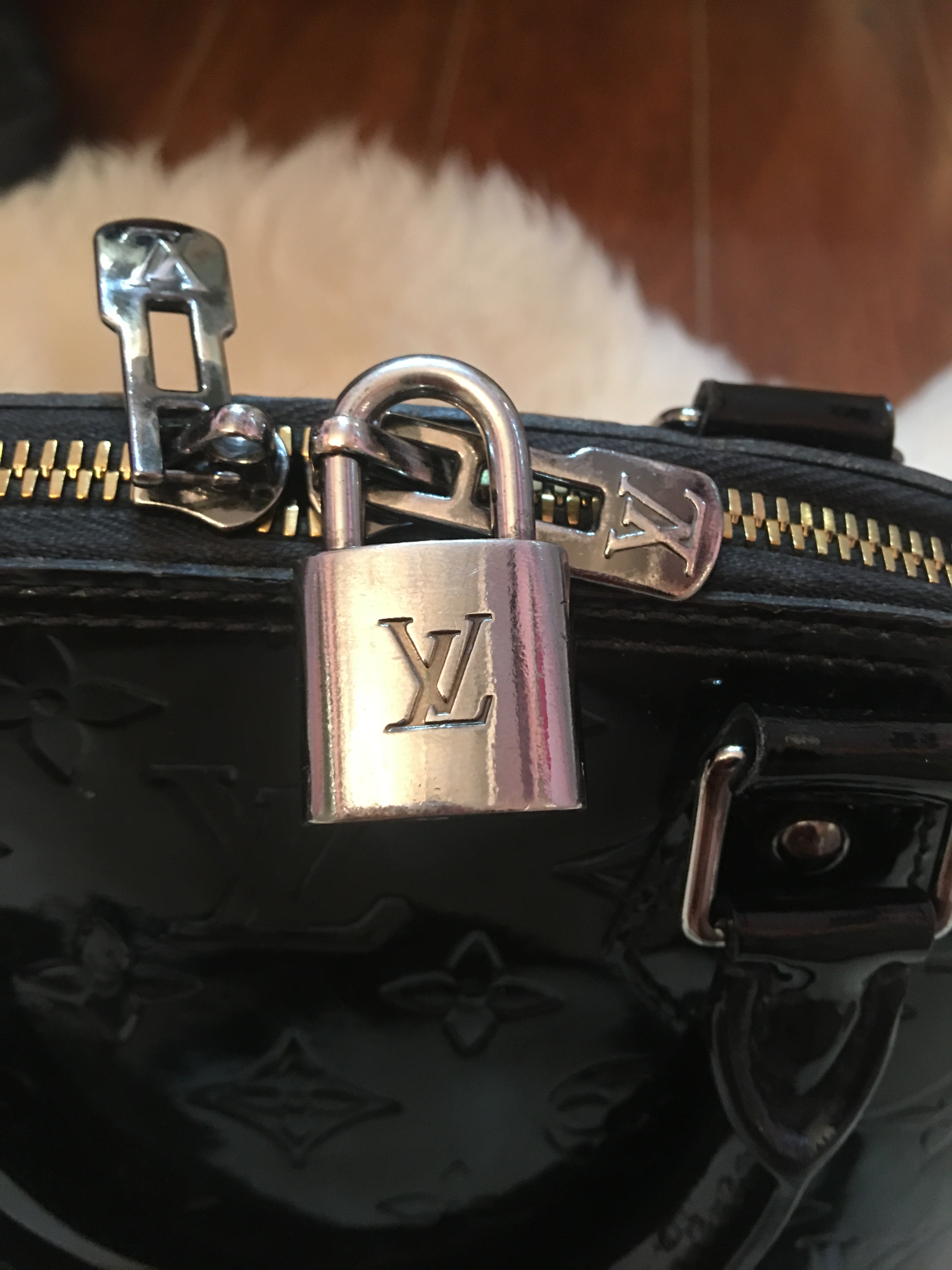 Louis Vuitton Alma bb – Beccas Bags