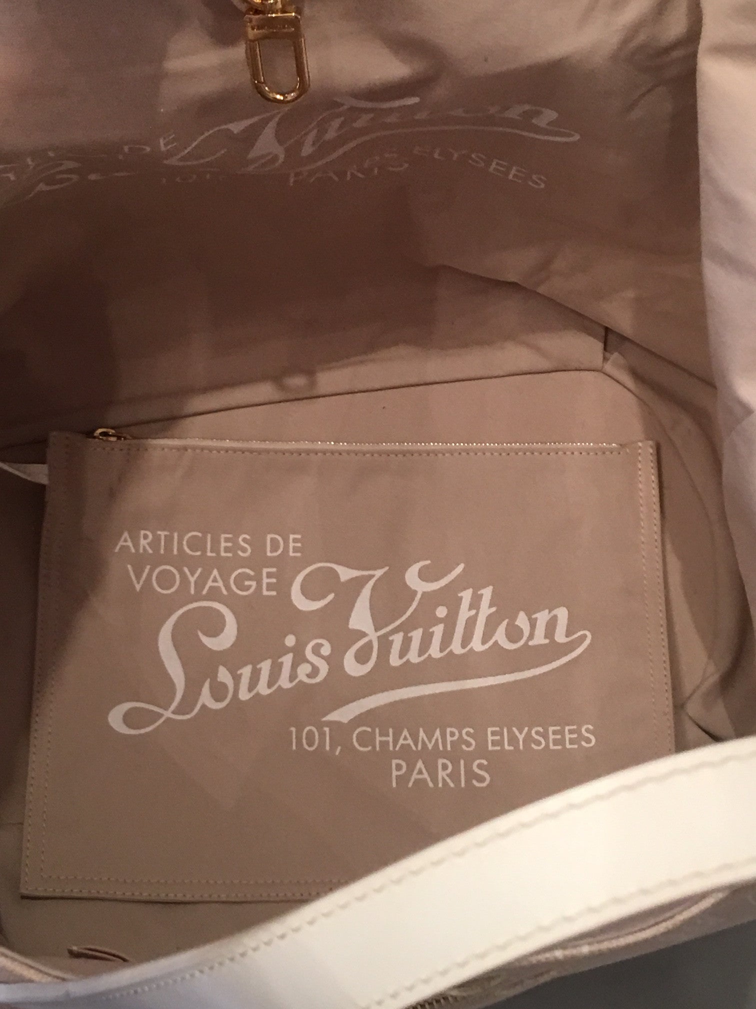 Louis Vuitton article de voyage monogram bag – Beccas Bags