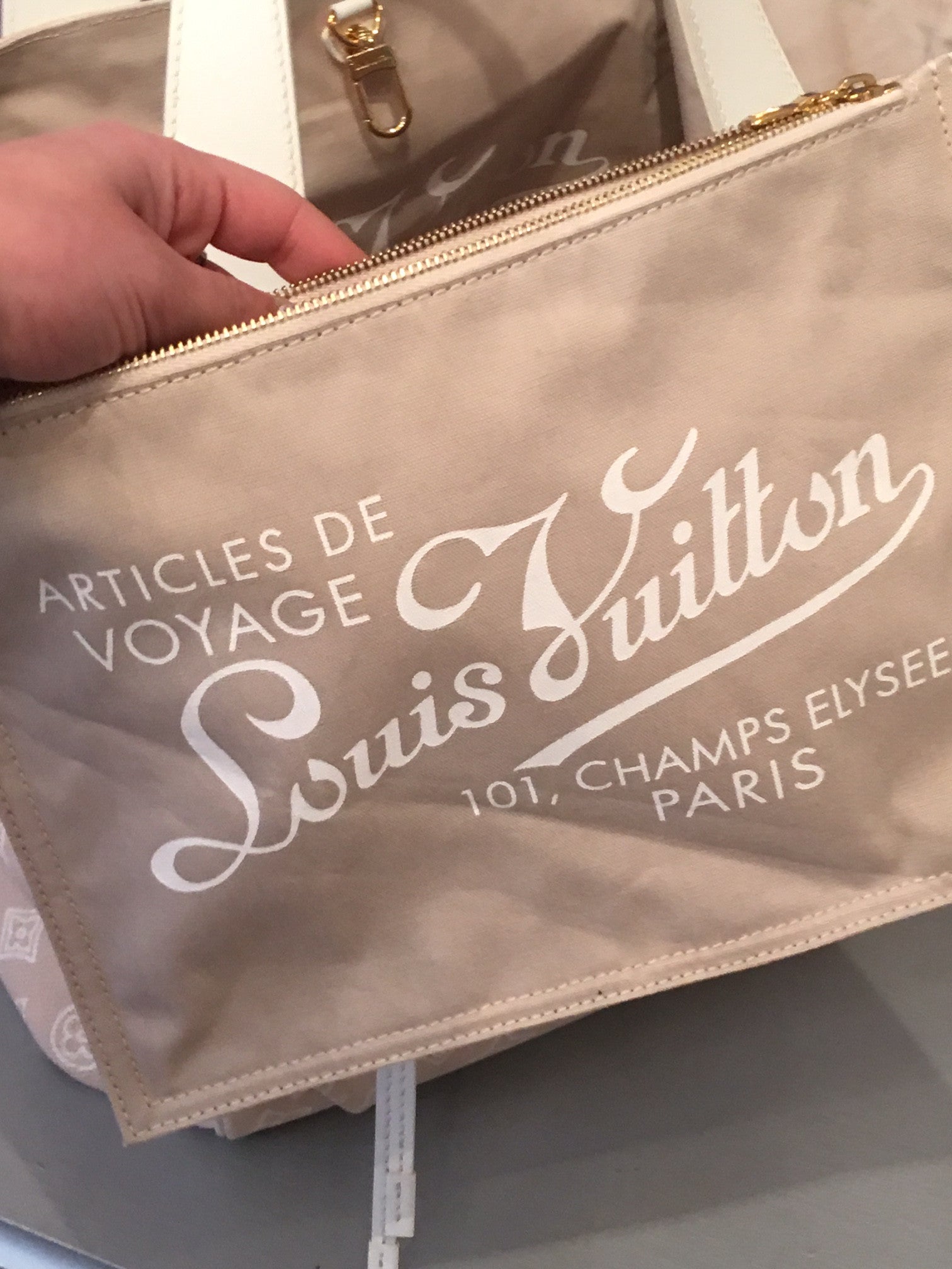 Louis Vuitton article de voyage monogram bag – Beccas Bags