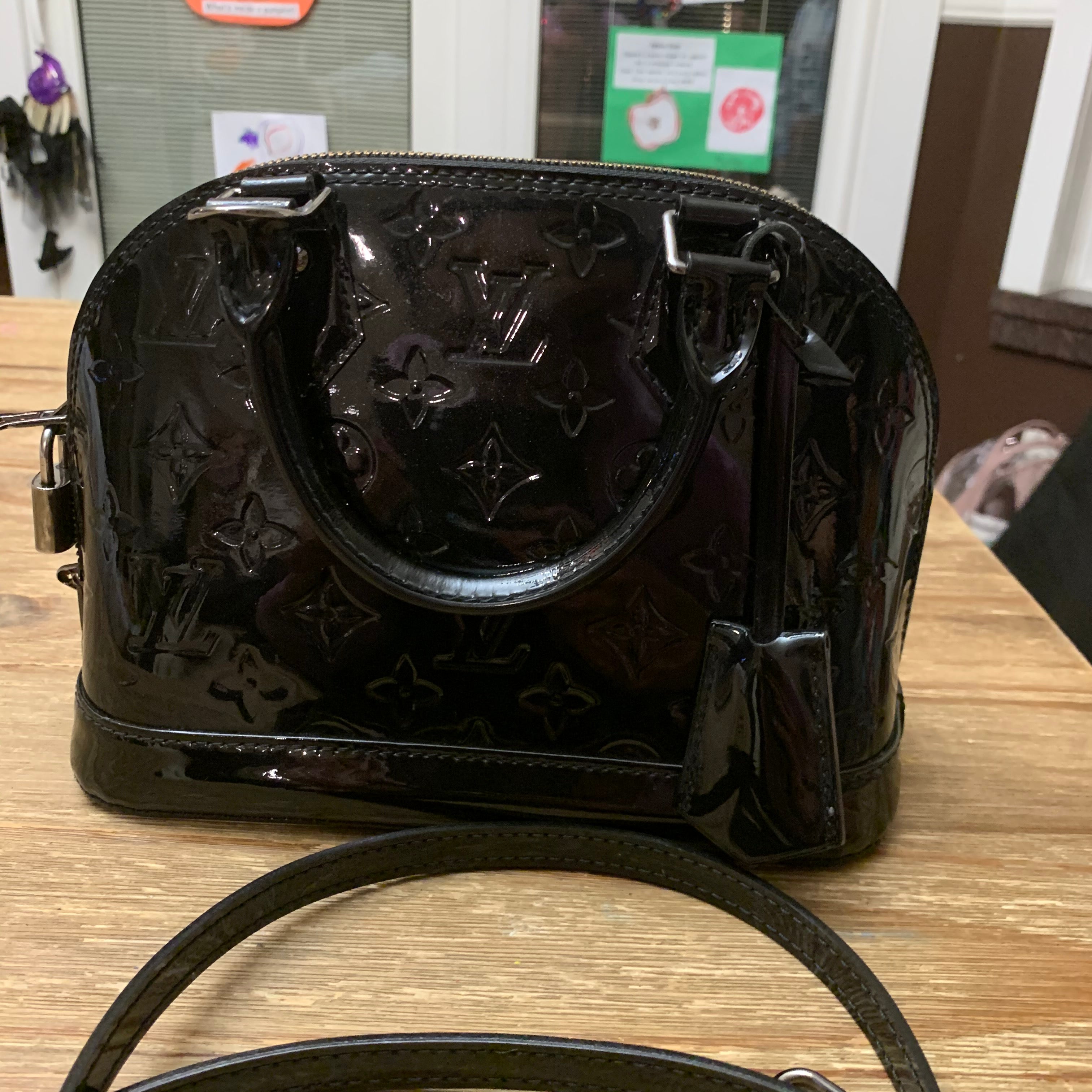 Louis Vuitton - Authenticated Alma Bb Handbag - Patent Leather Black for Women, Very Good Condition