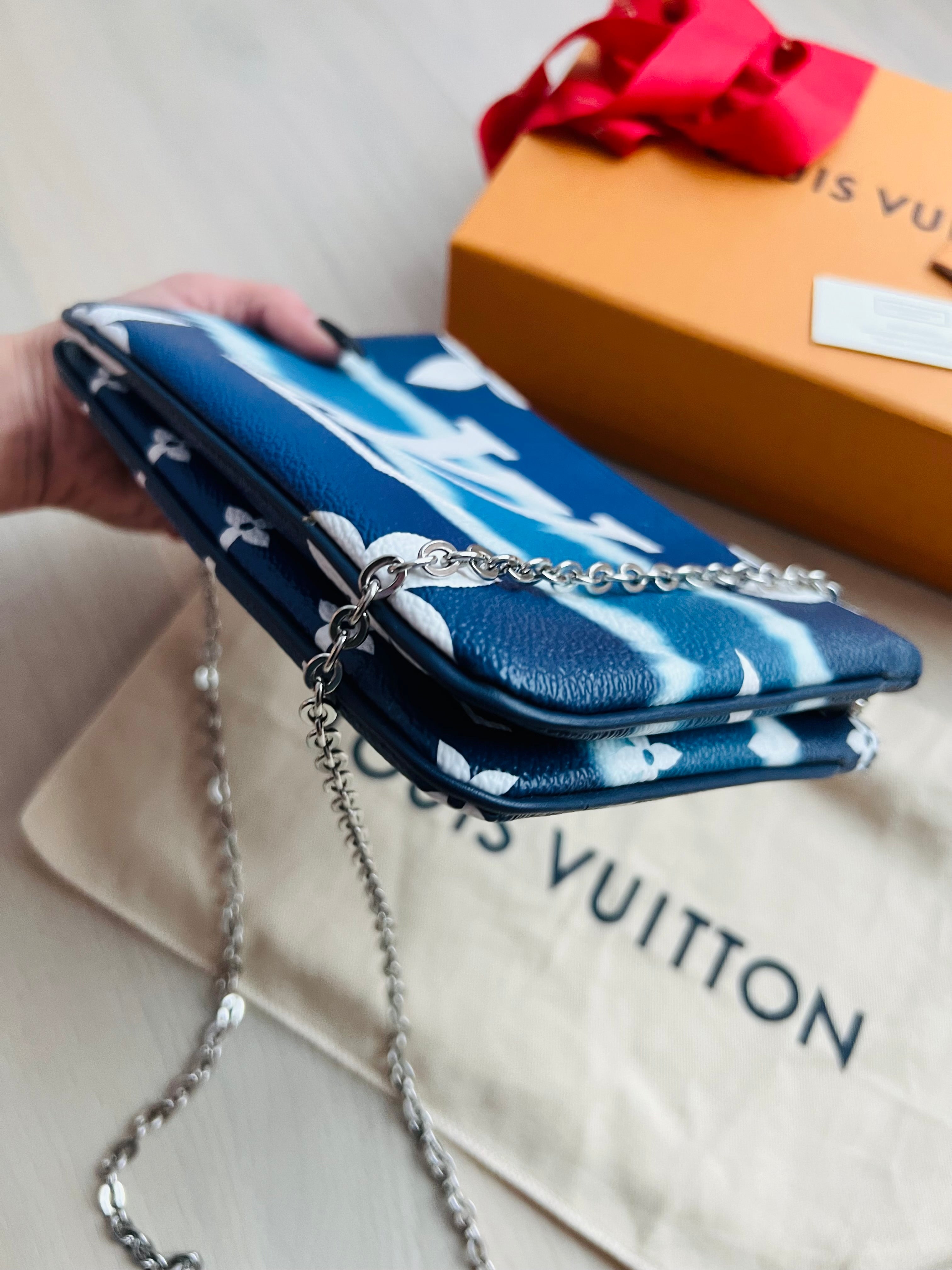 Louis Vuitton Escale Double Zip Pochette Bleu