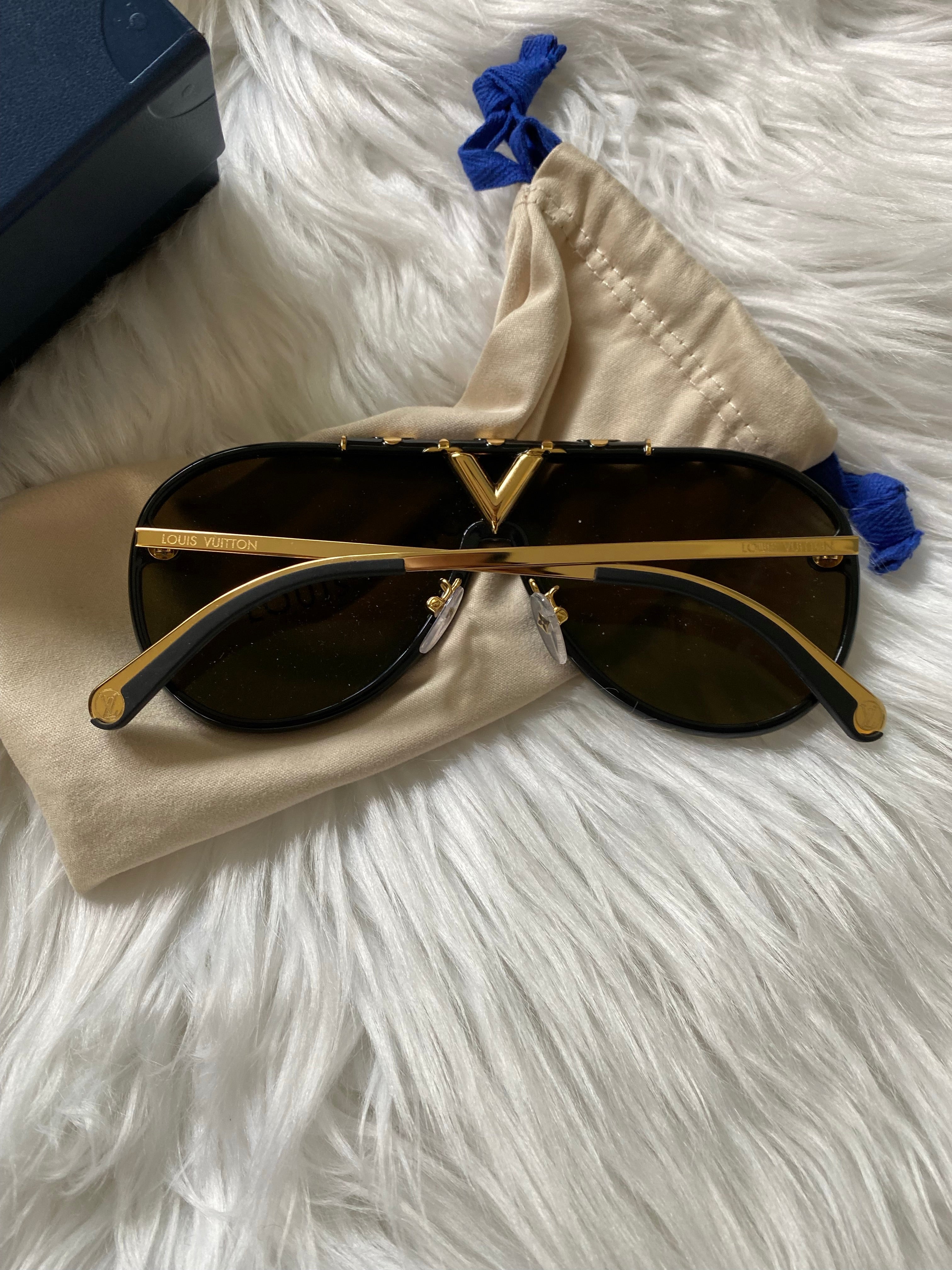 Compare prices for LV Drive Sunglasses (Z0896E) in official stores
