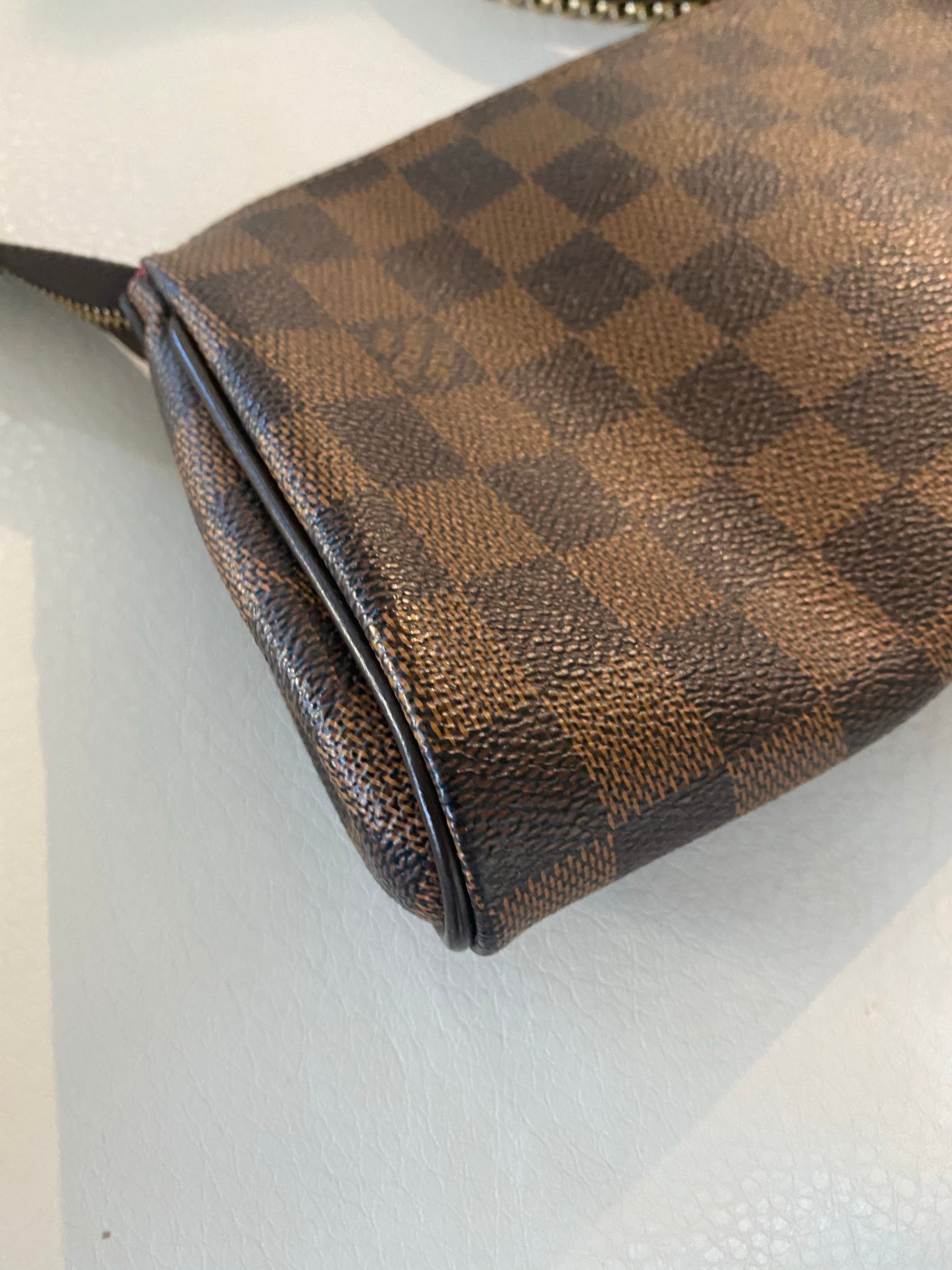 Louis Vuitton Eva clutch – Beccas Bags