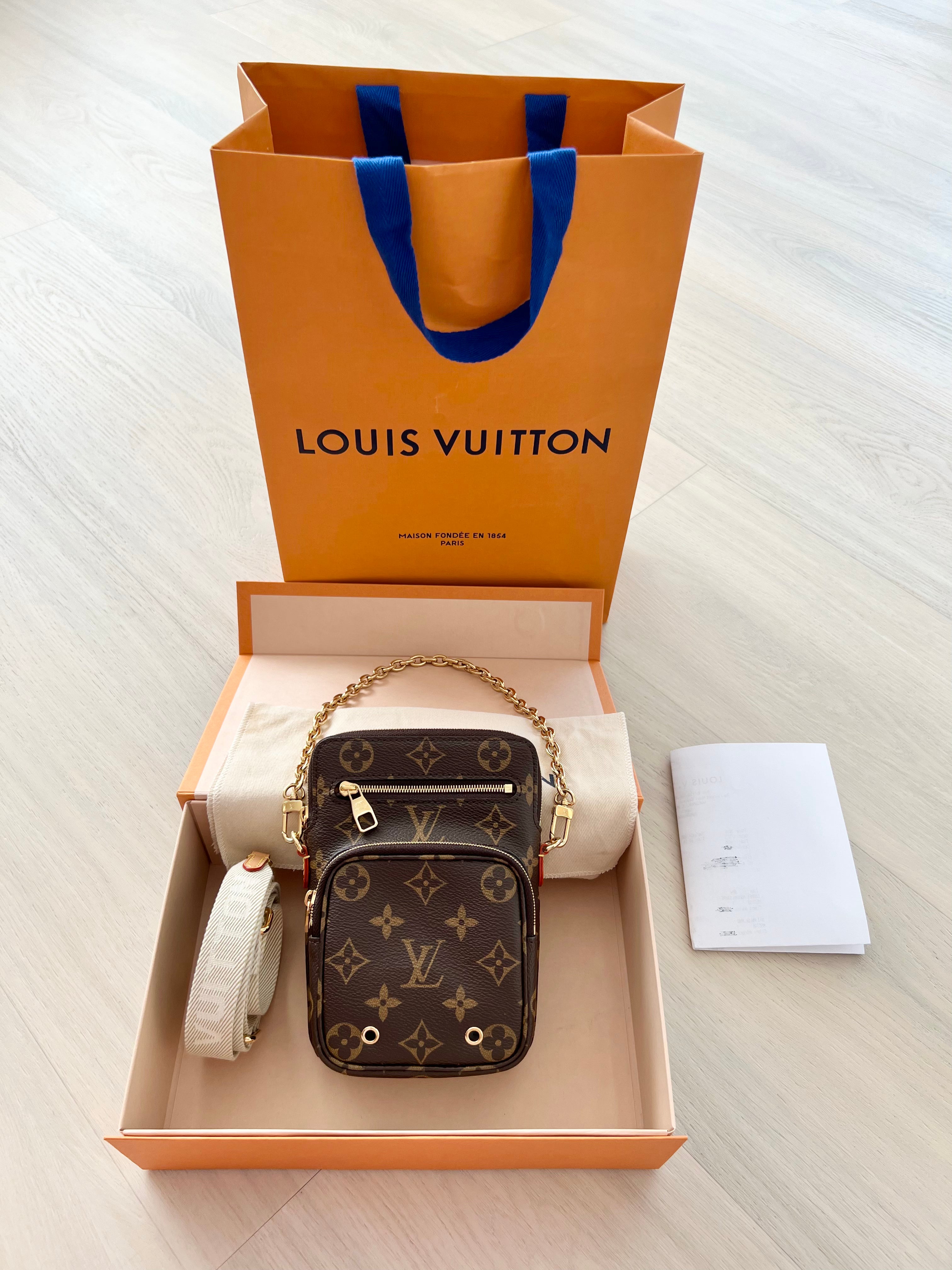 Louis Vuitton Utility Sleeve Bag – Beccas Bags