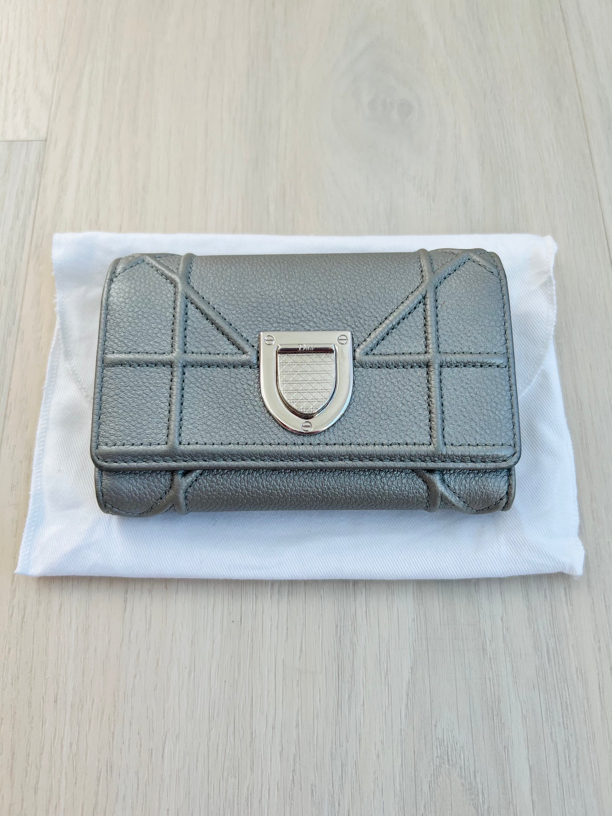 Dior diorama wallet hotsell