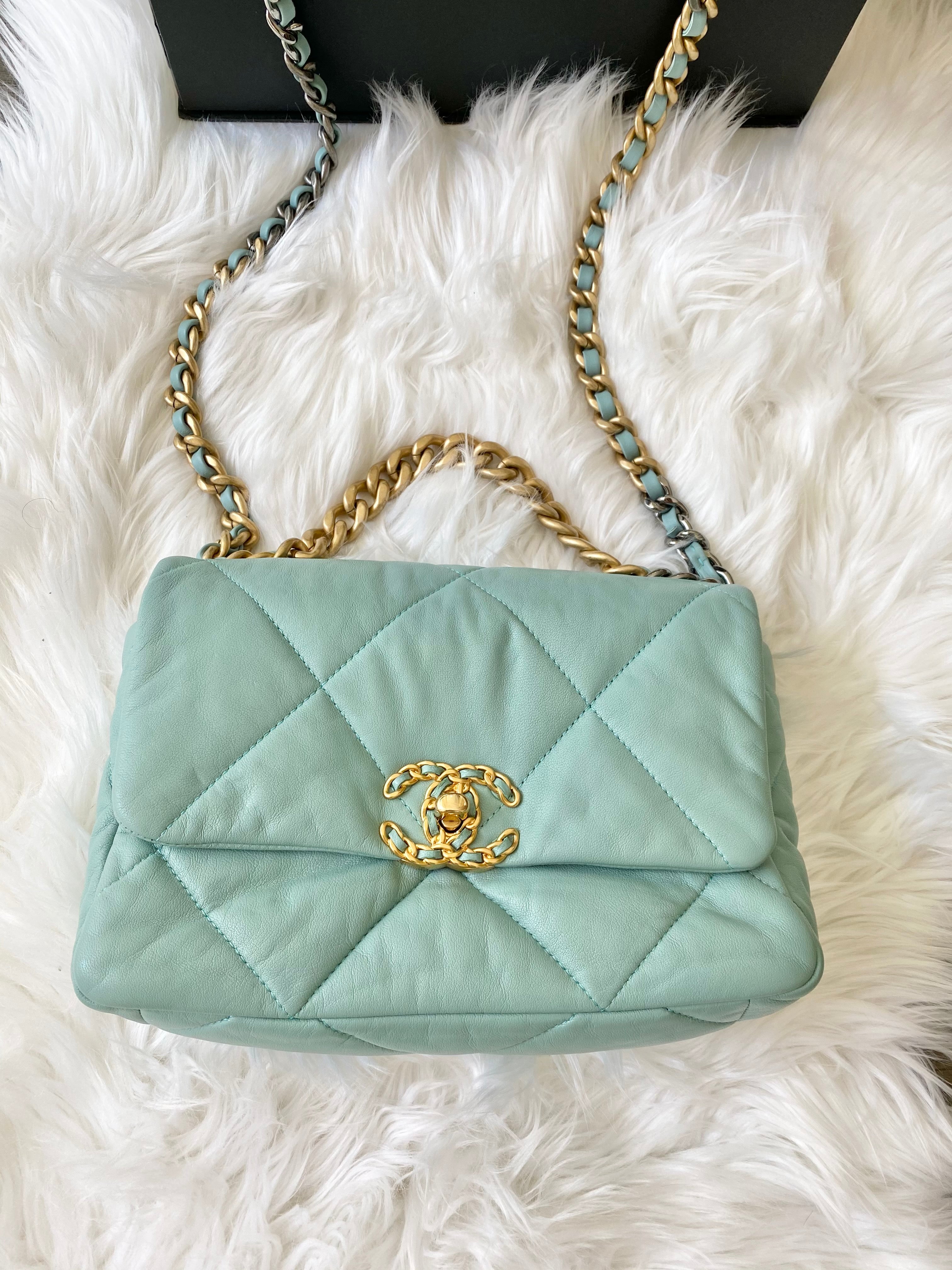 Chanel 19 bag – Beccas Bags