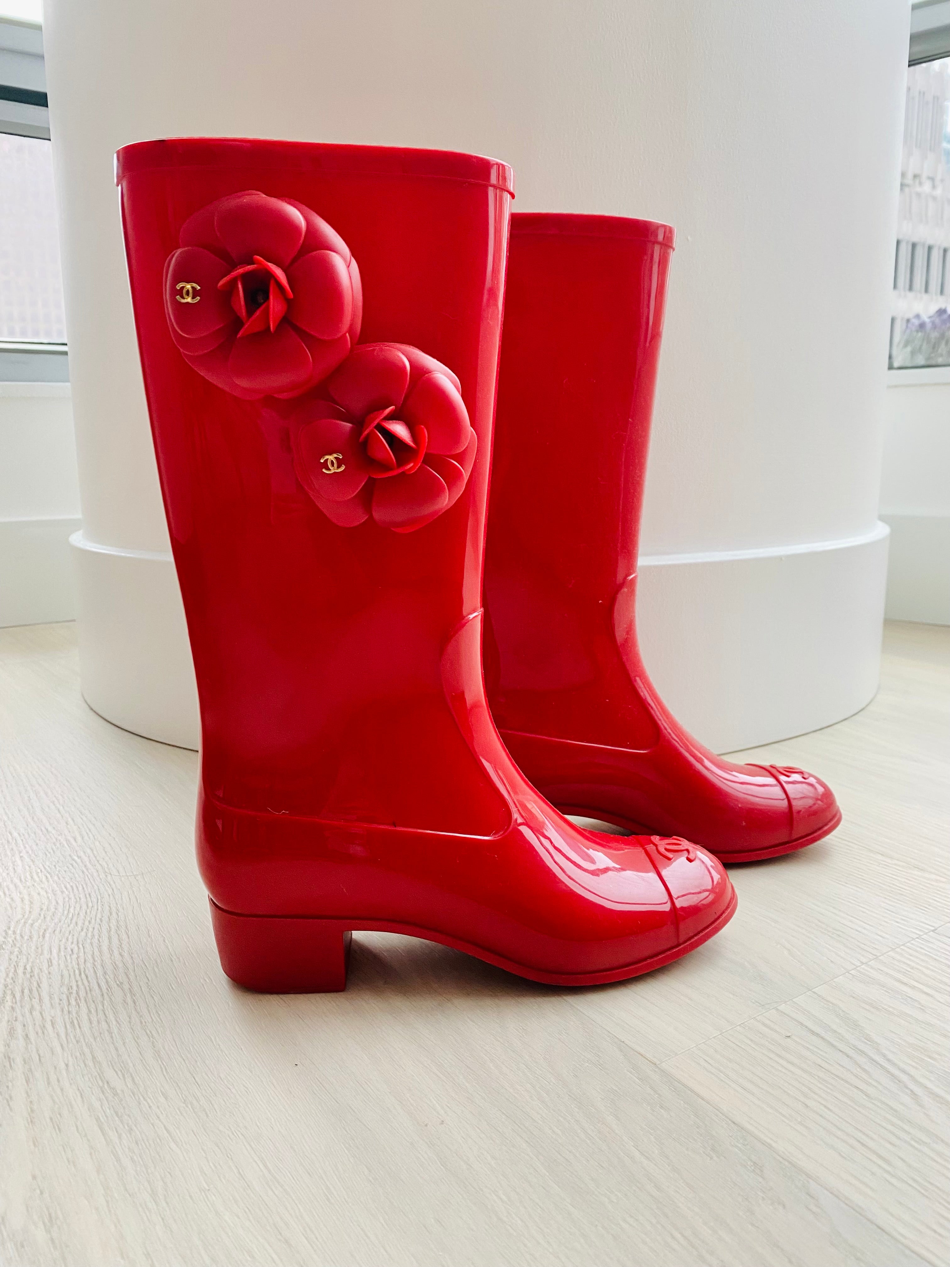 Chanel Shoe Size 38 Red Rubber Block Heel Flower Application Rainboot  Rainboots — Labels Resale Boutique
