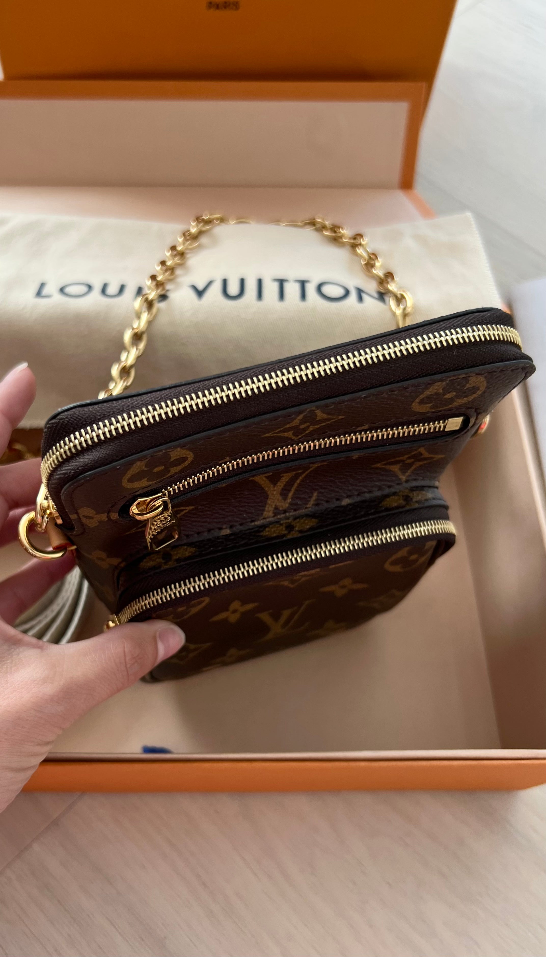 Louis Vuitton Utility Sleeve Bag – Beccas Bags