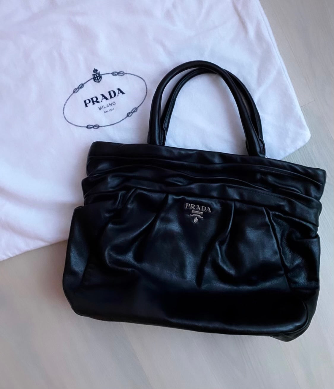 Prada nero sale