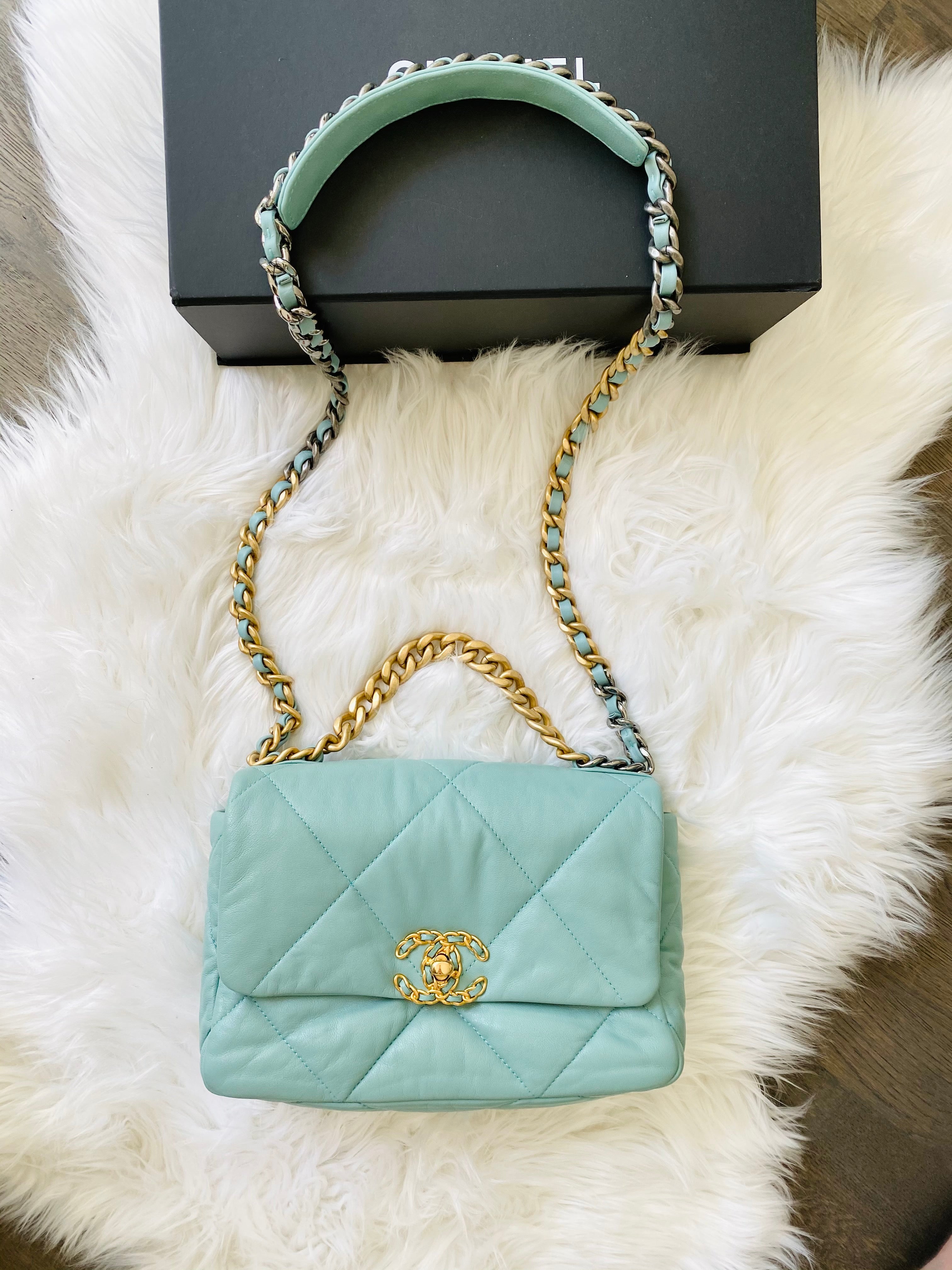 Chanel 19 bag – Beccas Bags